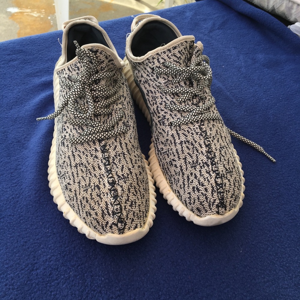 KANYE YEEZY ADIDAS SIZE MENS 11